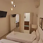 Linnéa Centro A Pensión Roma