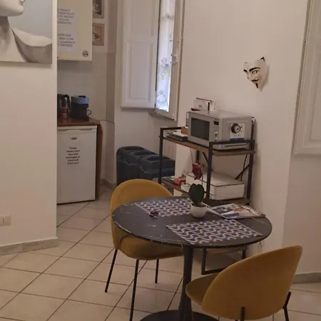 Linnéa Centro A Pensión Roma