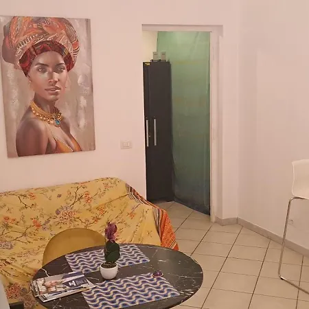 Linnea Centro A Konukevi Roma